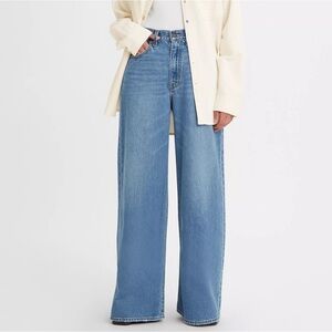 WORN ONCE Levi’s XL Flood Jeans